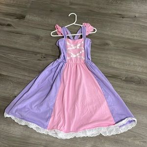 Disney Rapulzel dress girl size 6 and headband